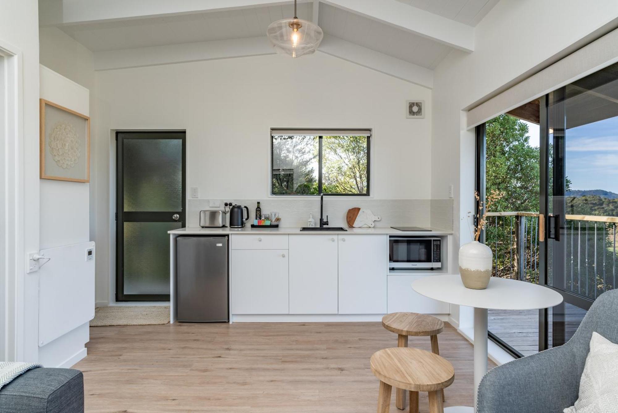 Tui & Nikau Cabins Mangawhai Phòng bức ảnh